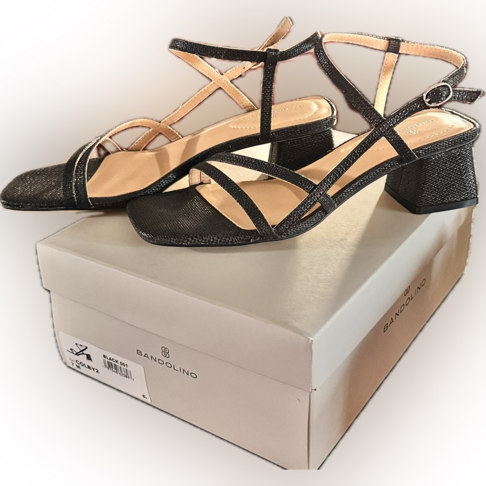 BANDOLINO Elegant Textured Black Strappy Sandal Medium Low Heel Comfort New Sz 7 - Picture 3 of 6